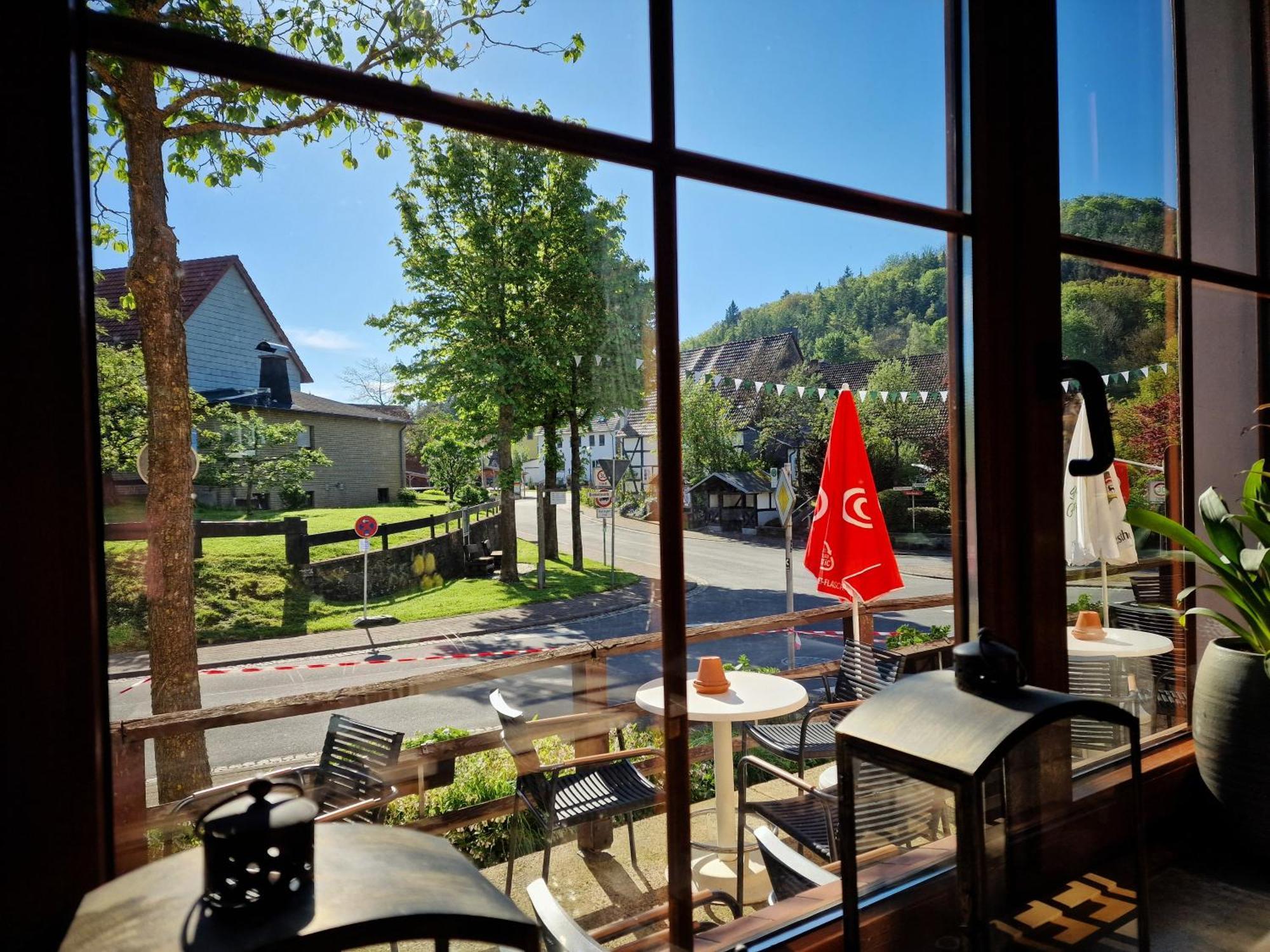 Gasthof Zum Burghof Marsberg Exterior foto